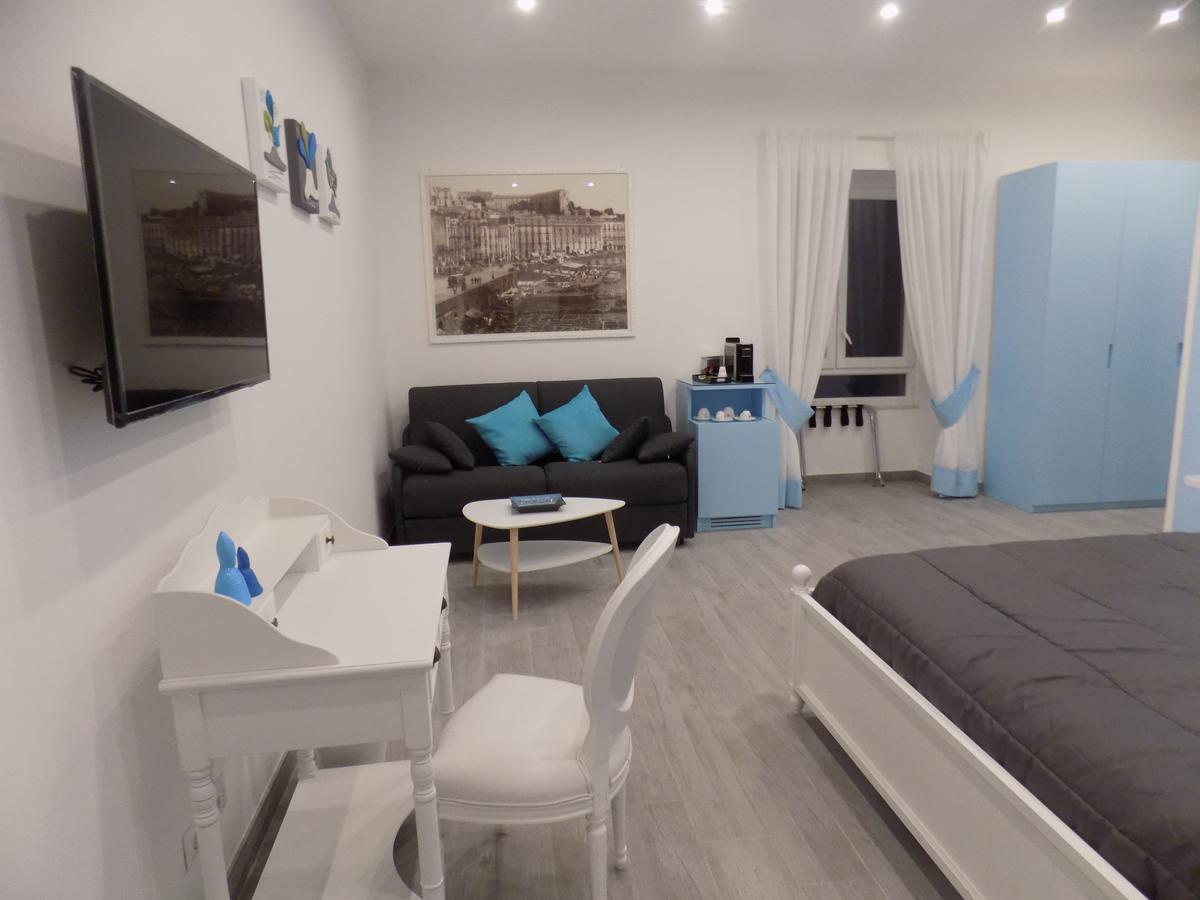 Suite Napoletana Napoli Bagian luar foto