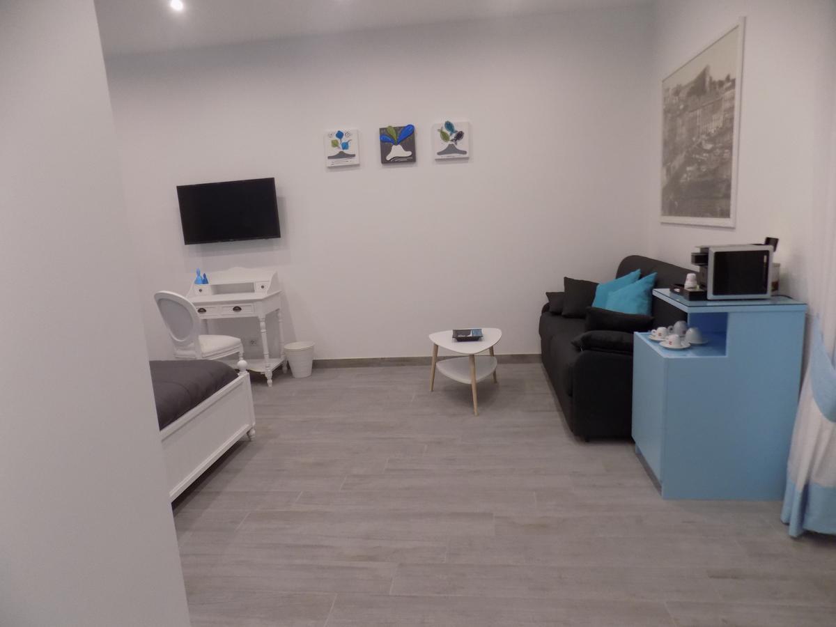Suite Napoletana Napoli Bagian luar foto