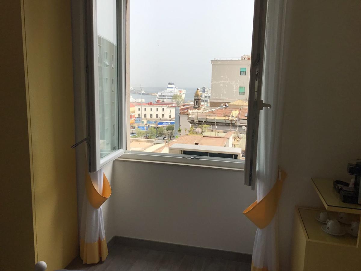Suite Napoletana Napoli Bagian luar foto