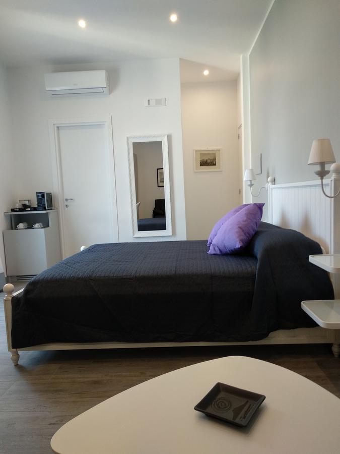 Suite Napoletana Napoli Bagian luar foto