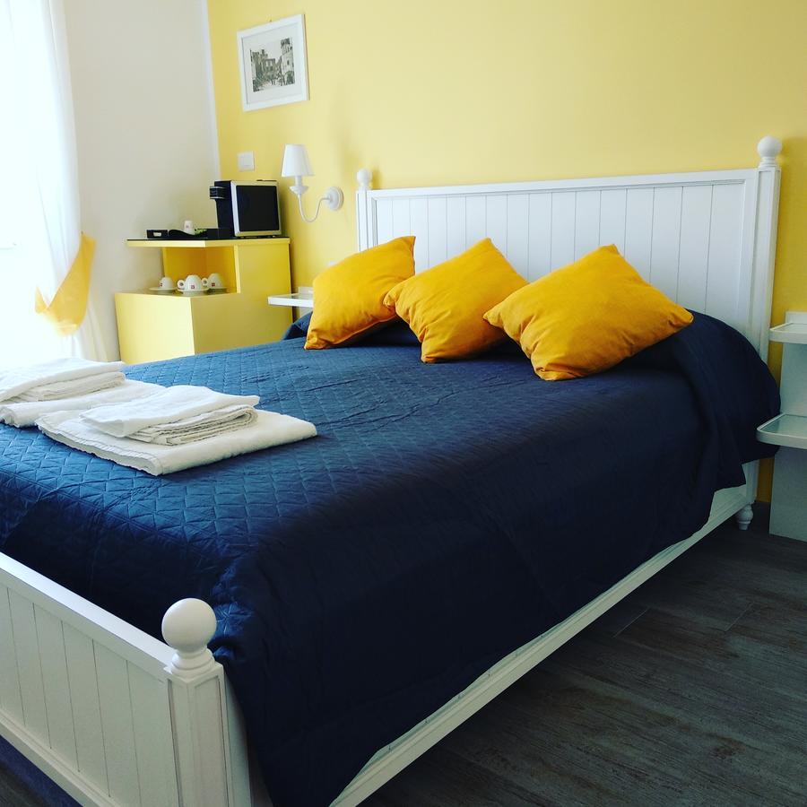 Suite Napoletana Napoli Bagian luar foto