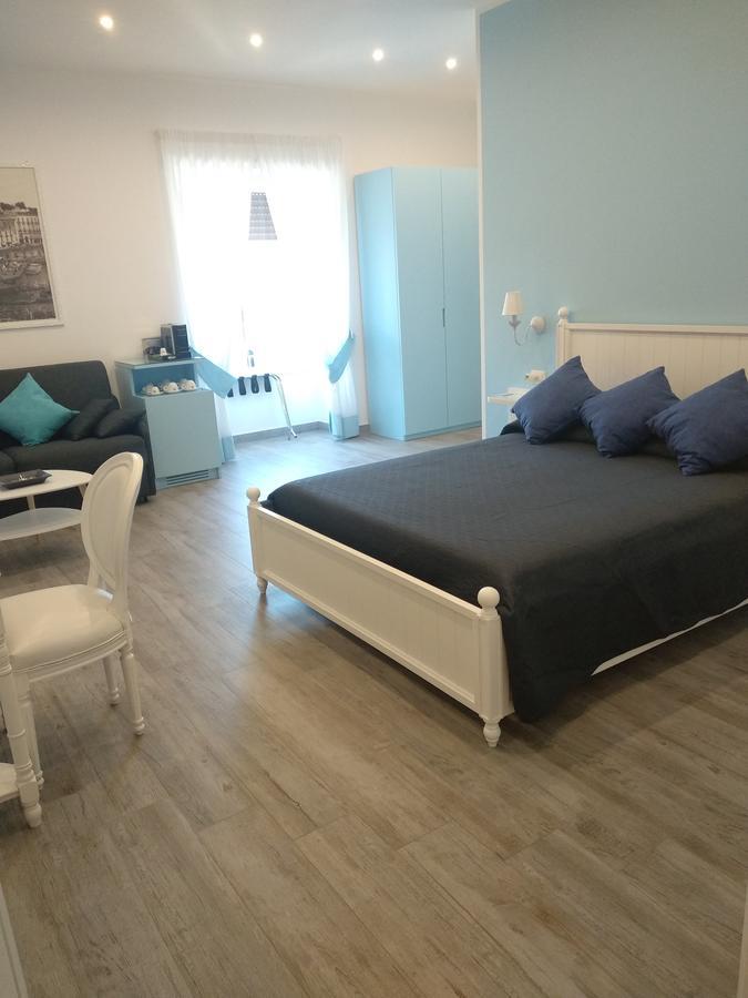 Suite Napoletana Napoli Bagian luar foto