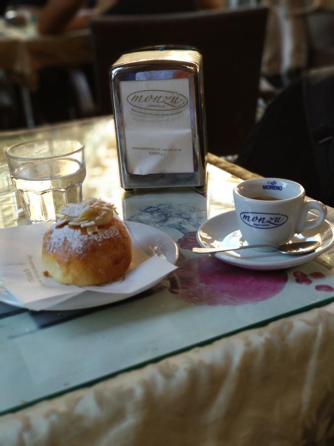 Suite Napoletana Napoli Bagian luar foto