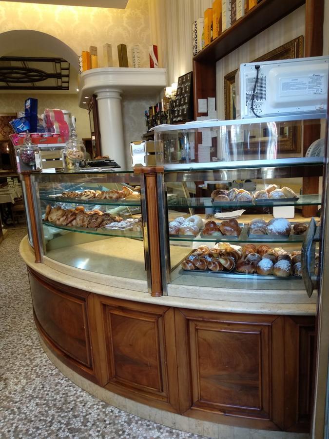 Suite Napoletana Napoli Bagian luar foto