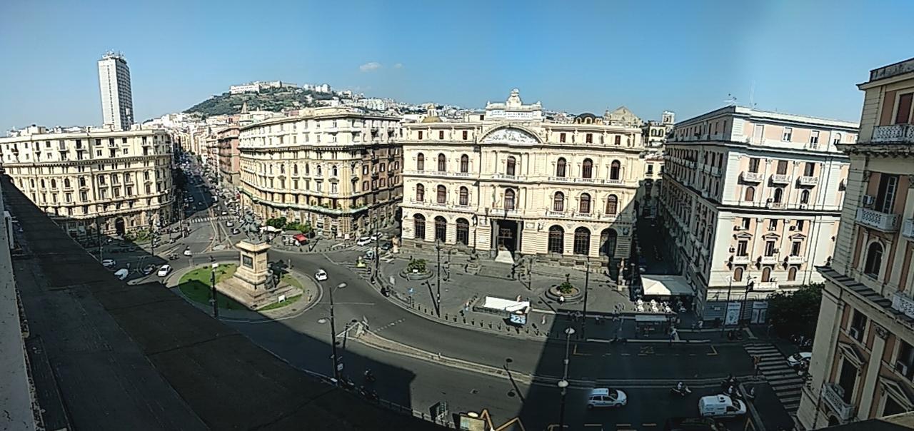 Suite Napoletana Napoli Bagian luar foto
