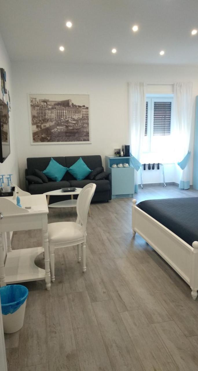 Suite Napoletana Napoli Bagian luar foto
