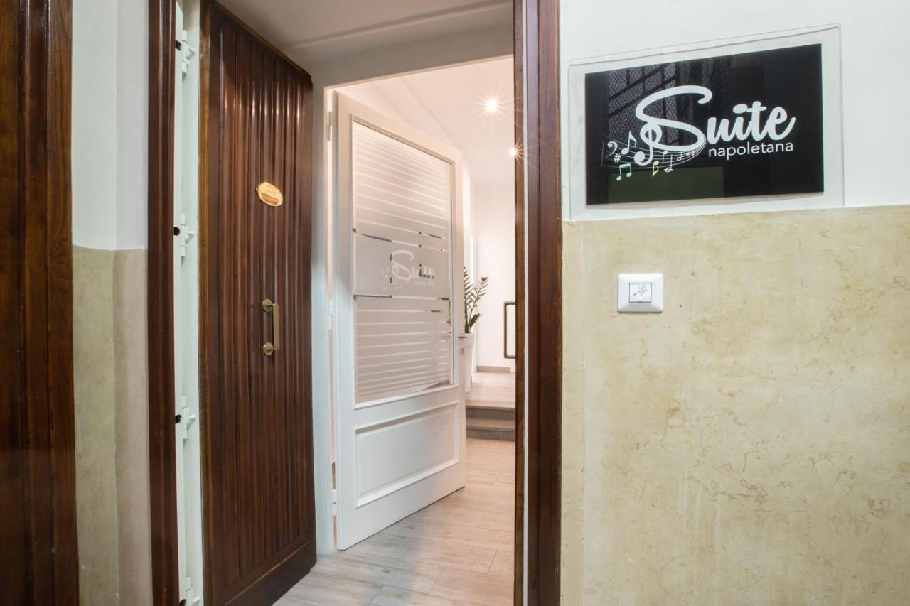 Suite Napoletana Napoli Bagian luar foto