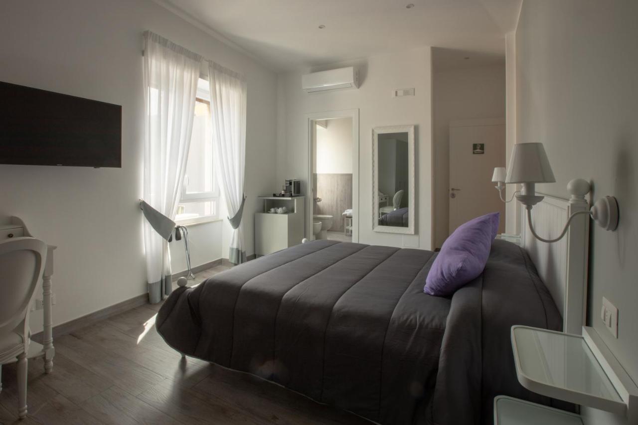 Suite Napoletana Napoli Bagian luar foto
