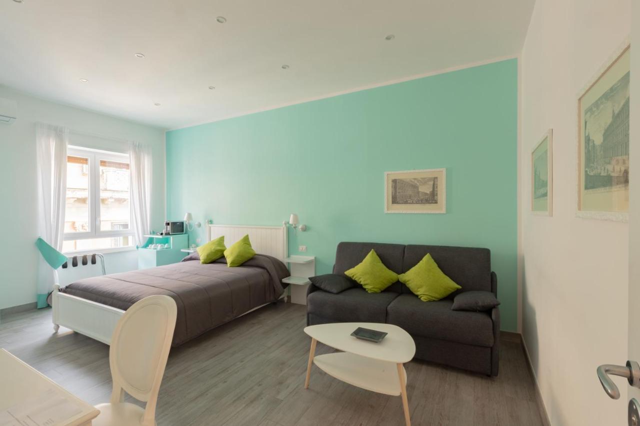 Suite Napoletana Napoli Bagian luar foto