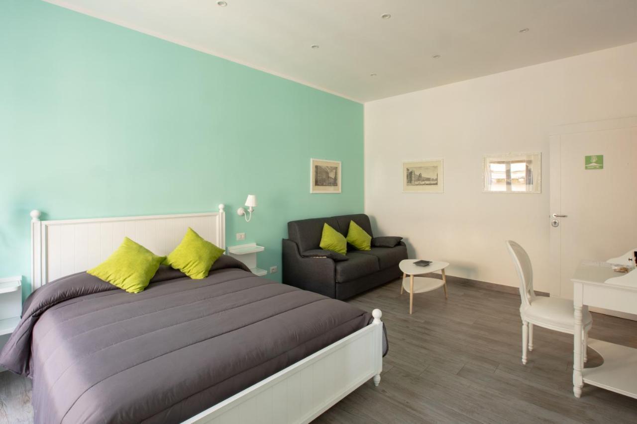 Suite Napoletana Napoli Bagian luar foto