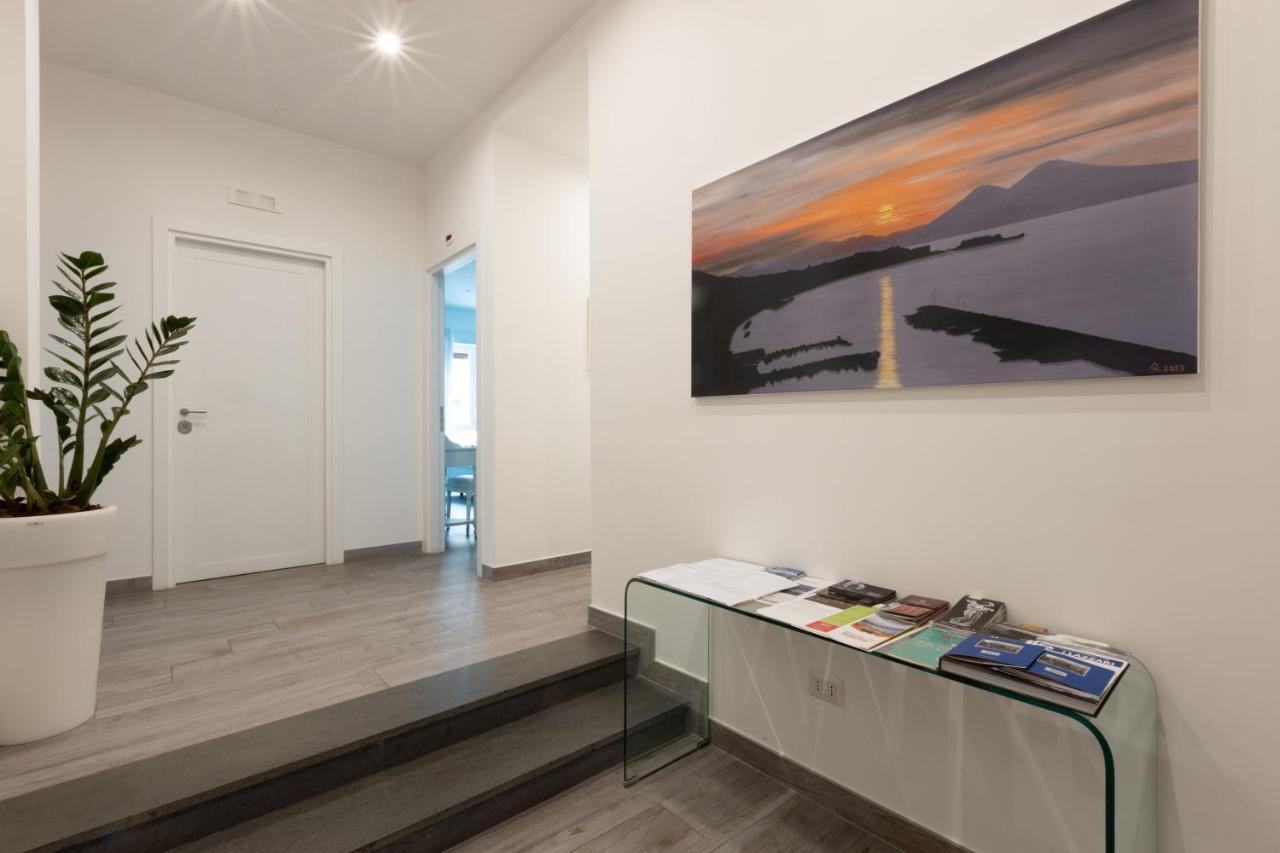 Suite Napoletana Napoli Bagian luar foto
