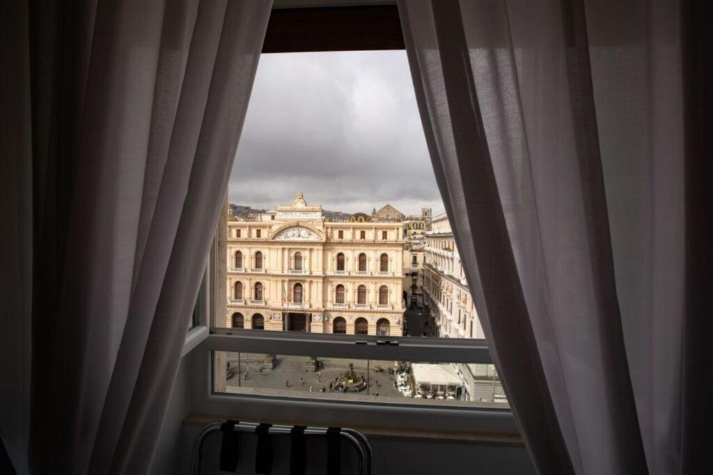 Suite Napoletana Napoli Bagian luar foto