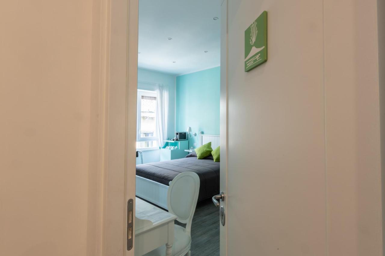Suite Napoletana Napoli Bagian luar foto