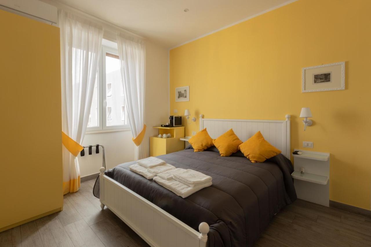 Suite Napoletana Napoli Bagian luar foto
