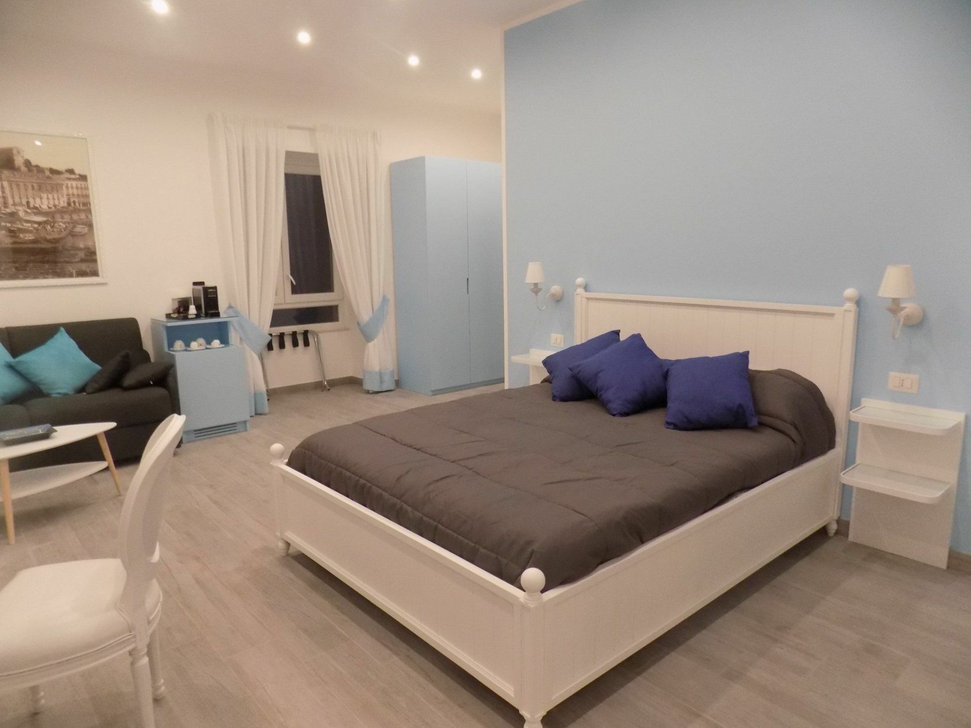 Suite Napoletana Napoli Bagian luar foto